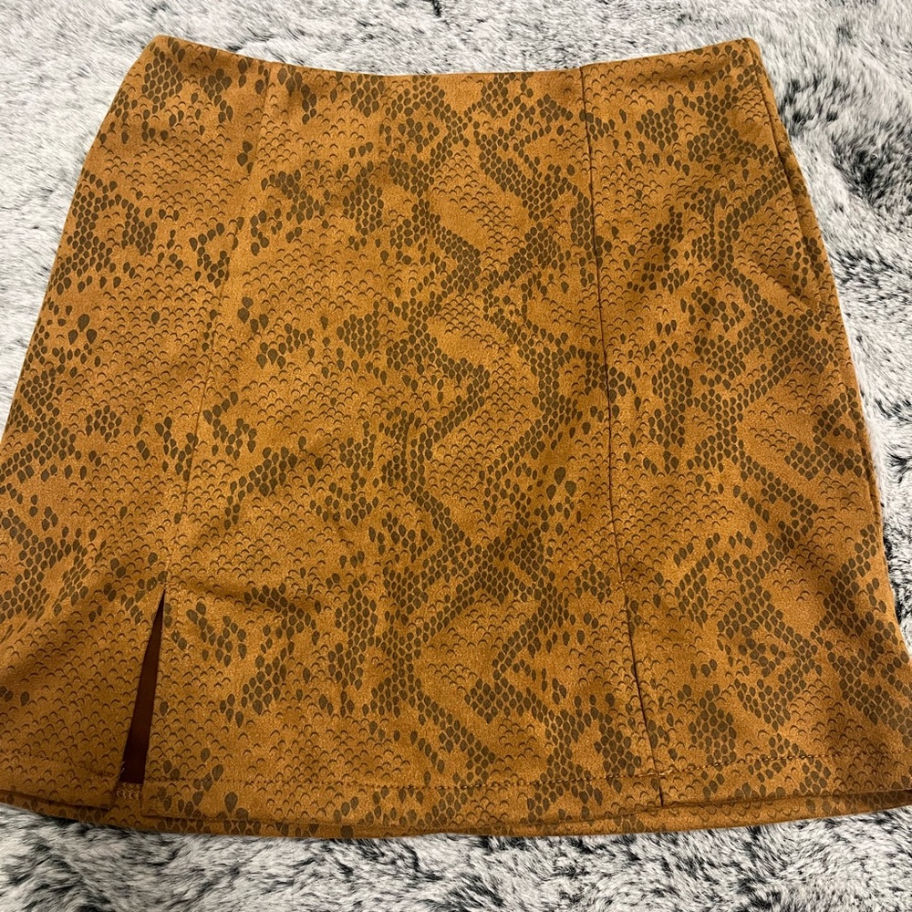 SHEIN Suede Snakeskin Print Slit Skirt